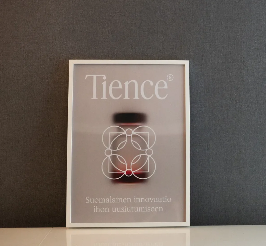 Suomalainen innovaatio, parantaa ihon kuntoa ja rakennetta. Kudostuote. Laadukas, tehokas tuote. Sopii mikroneulauksena tai pistoshoitona.